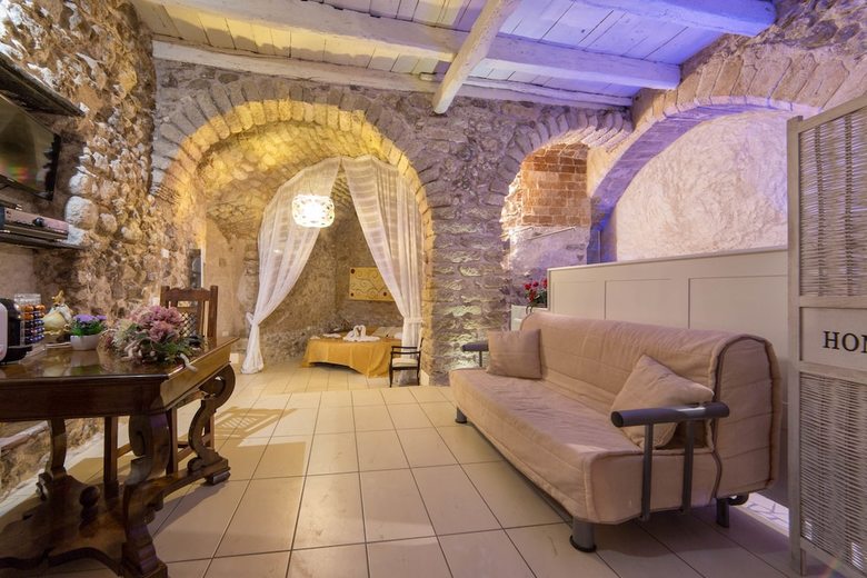 Hostal Donnaciccina Accomodation