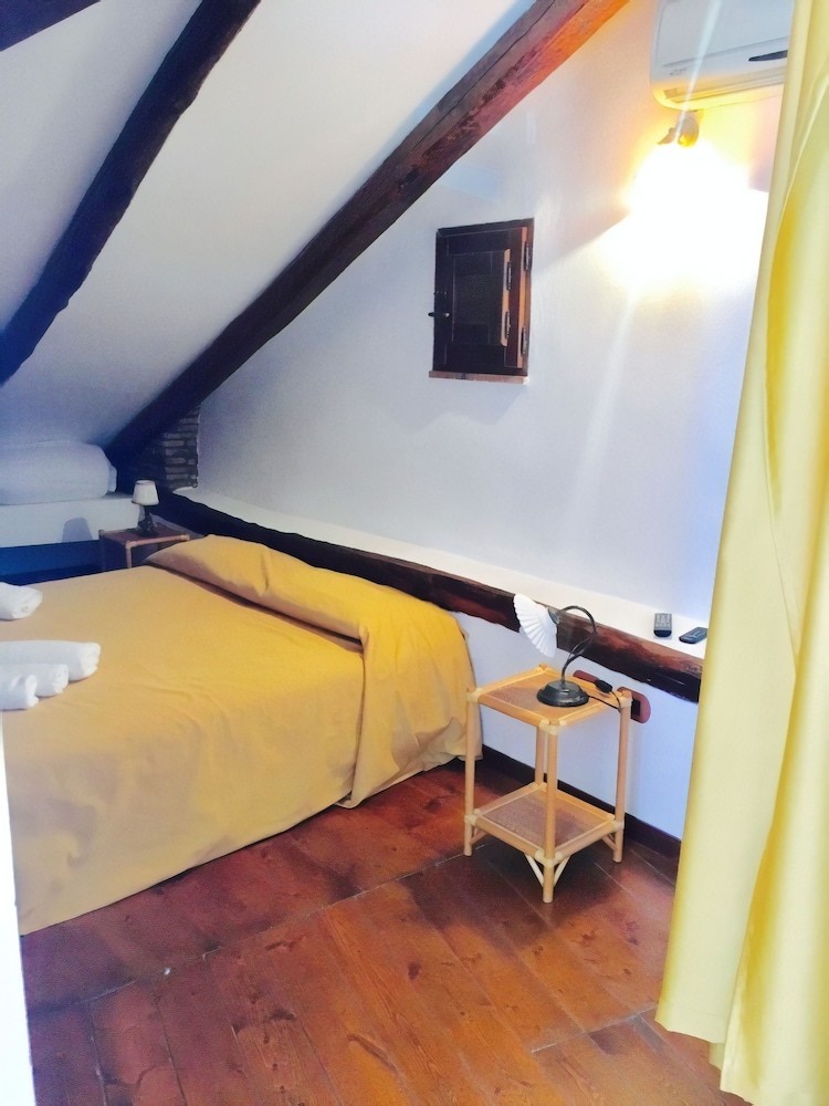Hostal Donnaciccina Accomodation
