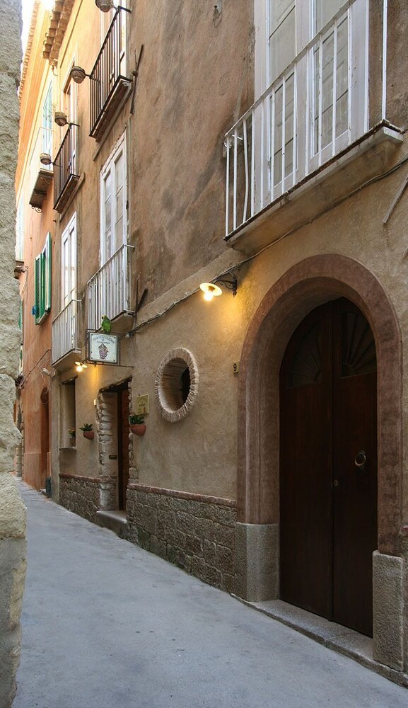 Hostal Donnaciccina Accomodation