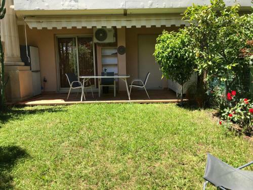 Apartamento Studio En Rez De Jardin En Bord De Mer Avec Piscine