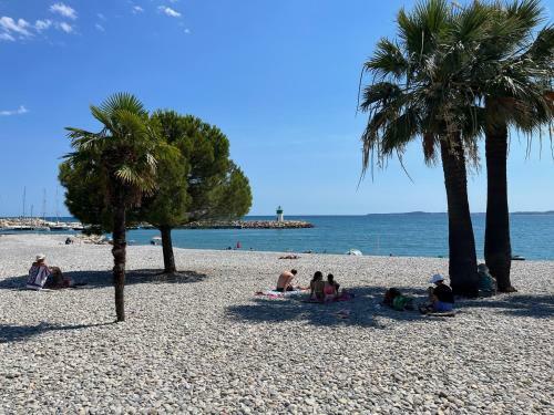 Apartamento Studio En Rez De Jardin En Bord De Mer Avec Piscine