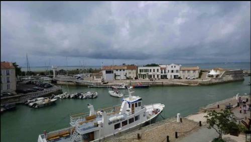 Apartamento �le De R� - Sublime T3 Vue Mer - 80m2 - 4 � 6 Pers