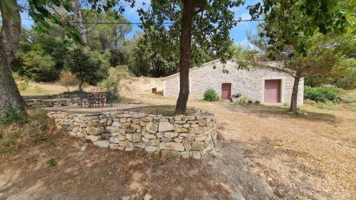 Les 2 Mazets Proven�aux