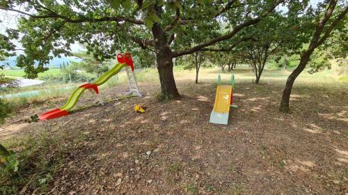 Les 2 Mazets Proven�aux