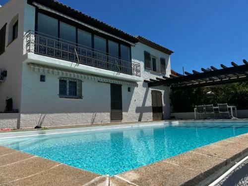 Villa With 4 Bedrooms For 10 People , Sea View Kss Immo