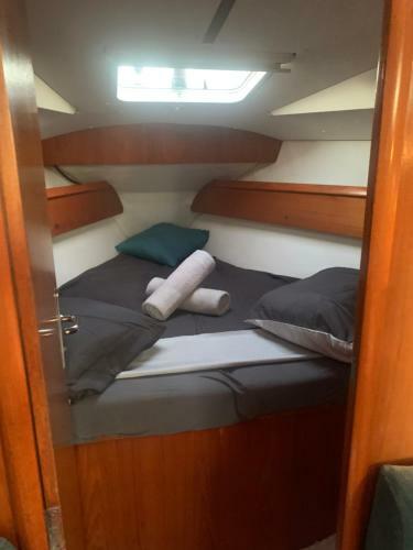Voilier Au Ponton A Saint Rapha�l
