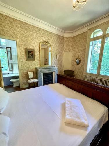 Villa Le Camign�, Ch�teau, Vue Pyr�n�es