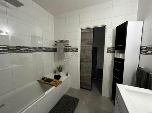 Apartamento Beau Studio / Clim / Parking / Plage � 200 M