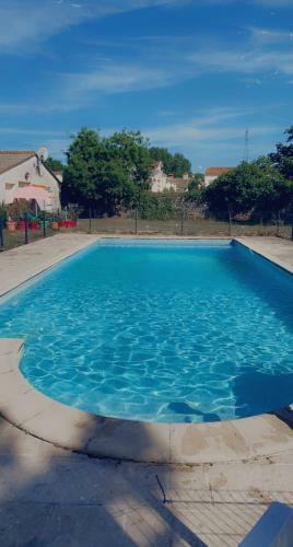 Hostal Petite Annexe Avec Piscine Commune
