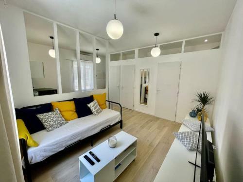 Apartamento Studio Enti�rement R�nov�, Situ� Au C?ur Du Quartier Haut