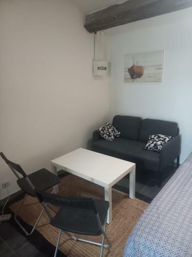 Apartamento Studio Meubl� 5 Mn De La Gare 10 Mn Des Plages
