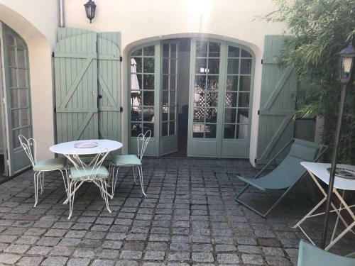 Bed & Breakfast La Cour Des Remparts