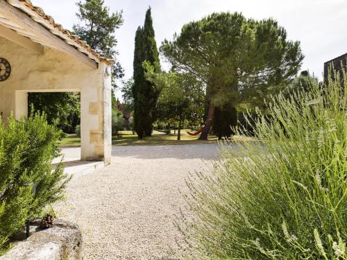 Maison Tarascon, 6 Pi�ces, 8 Personnes - Fr-1-599-56