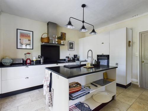 Maison Tarascon, 6 Pi�ces, 8 Personnes - Fr-1-599-56