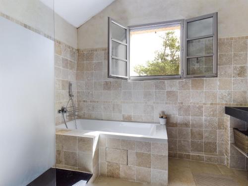 Maison Tarascon, 6 Pi�ces, 8 Personnes - Fr-1-599-56