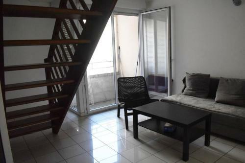 Apartamento Spacieux Duplex � 2 Mn Du M�tro Et De Saint Pierre