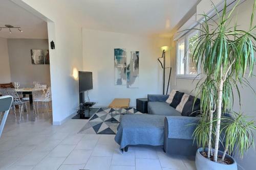 Chaleureuse Maison Avec Jardin Et Piscine Commune