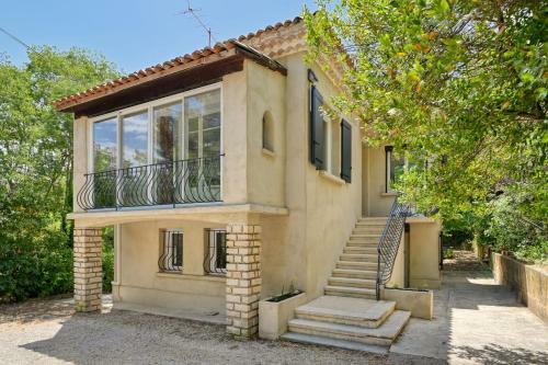 Bonito Apartamento Con Terraza En Villa Tranquila En Ventabren