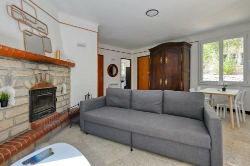 Bonito Apartamento Con Terraza En Villa Tranquila En Ventabren