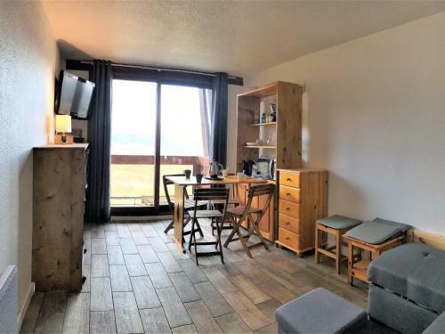 Apartamento Studio Le Corbier, 1 Pi�ce, 4 Personnes - Fr-1-267-206