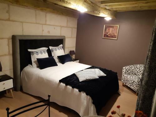 Bed & Breakfast Agr�able Chambre D'h�tes Dans Maison Xviiie