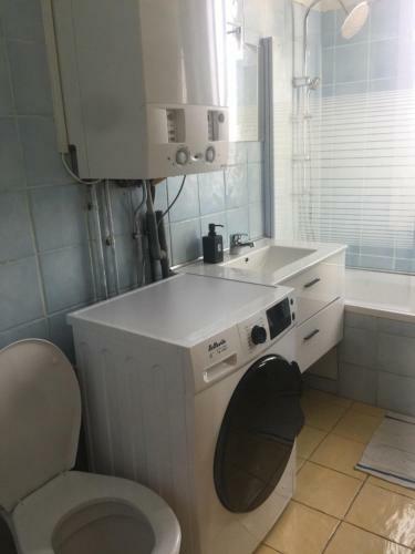 2 Double Bedroom Apartment In Paris