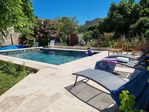 Villa Avec Piscine Proche Centre-ville
