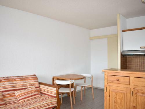 Apartamento Studio Font-romeu-odeillo-via, 1 Pi�ce, 2 Personnes - Fr-1-580-65