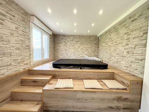 Apartamento La Maison Du Val / Jacuzzi - Billard - Jardin - Standing - Wifi - Parking