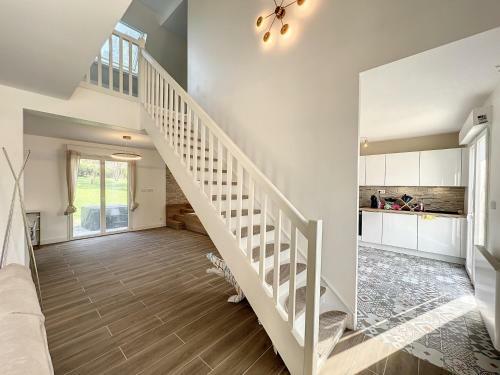 Apartamento La Maison Du Val / Jacuzzi - Billard - Jardin - Standing - Wifi - Parking