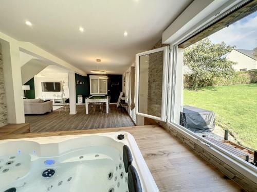 Apartamento La Maison Du Val / Jacuzzi - Billard - Jardin - Standing - Wifi - Parking