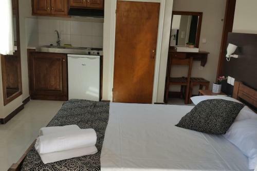 Hotel Nefeli Studios Nydri Main Road