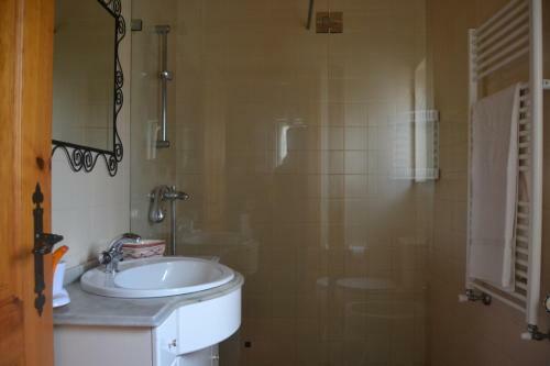 Villa Lurdes Next To Ribeira D'ilhas Beach