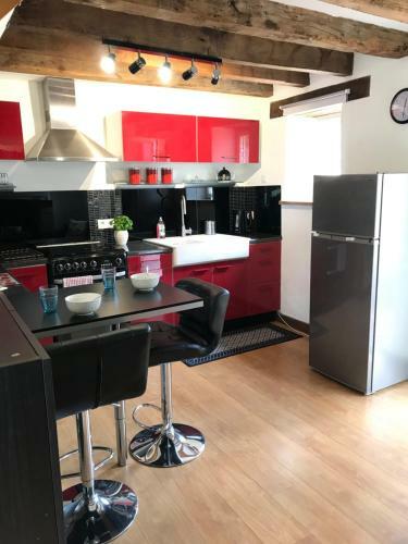 Cherry Cottage At Le Petit Nid