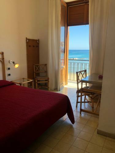 Hostal Visitponza - Le Stanze Sulla Spiaggia