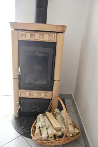 Hostal Vila Kosca - 2 Apartments For Rent