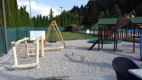 Hostal Vila Kosca - 2 Apartments For Rent