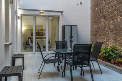 Apartamento Dimora Santo Stefano: Ampia, Con Giardino Privato