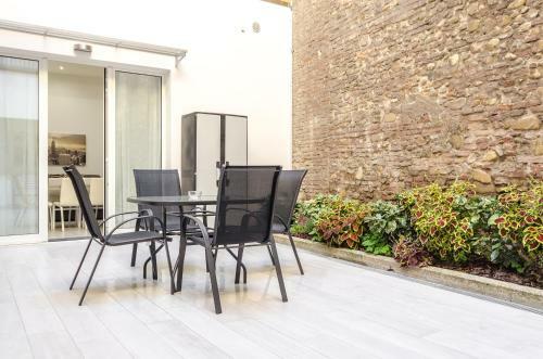 Apartamento Dimora Santo Stefano: Ampia, Con Giardino Privato