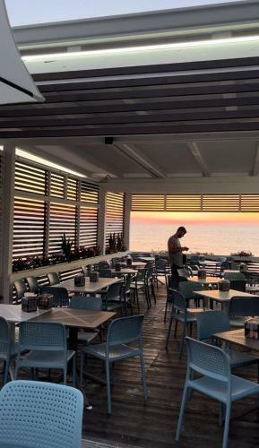 Hostal La Perla Del Tirreno 2