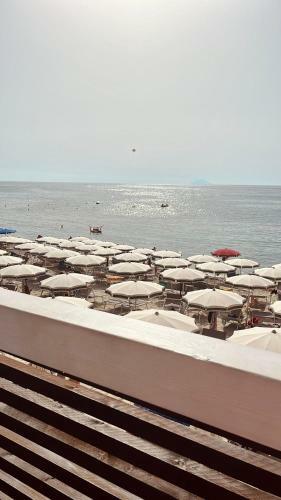 Hostal La Perla Del Tirreno 2