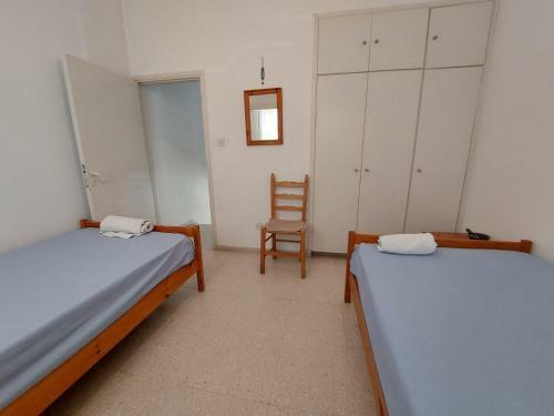 2 Bedroom Maisonette, 50m From The Sea