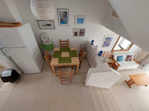 2 Bedroom Maisonette, 50m From The Sea