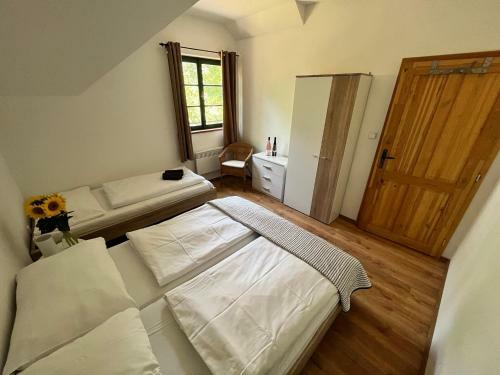 Hostal Penzion Vina?stv� Simenon