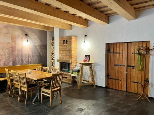 Hostal Penzion Vina?stv� Simenon