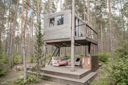 Lodge A Unique Treehouse For Two