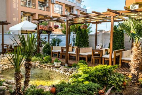 Hotel Yanis