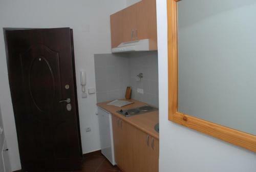 El Barco Apartments