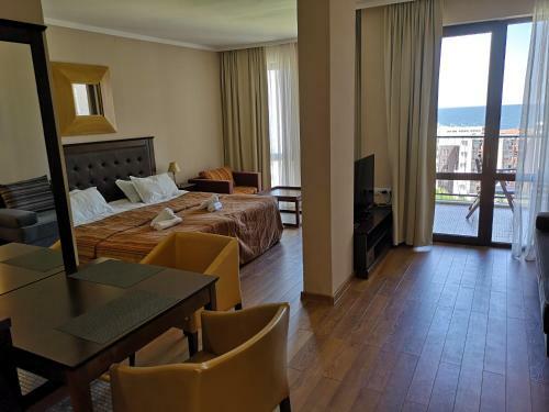 Private Apart In Royal Beach