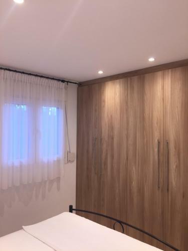 Eleana's Apartments